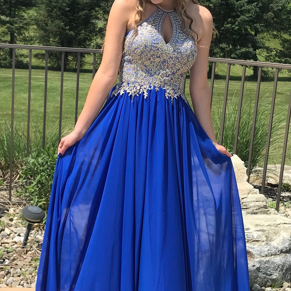 Prom dress - Picture 2 of 5